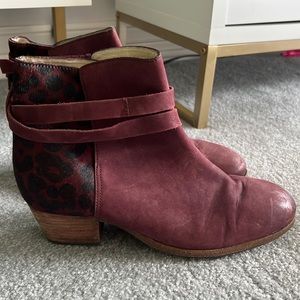 Boden ankle booties! Gorgeous color with cheetah detail on back of boot